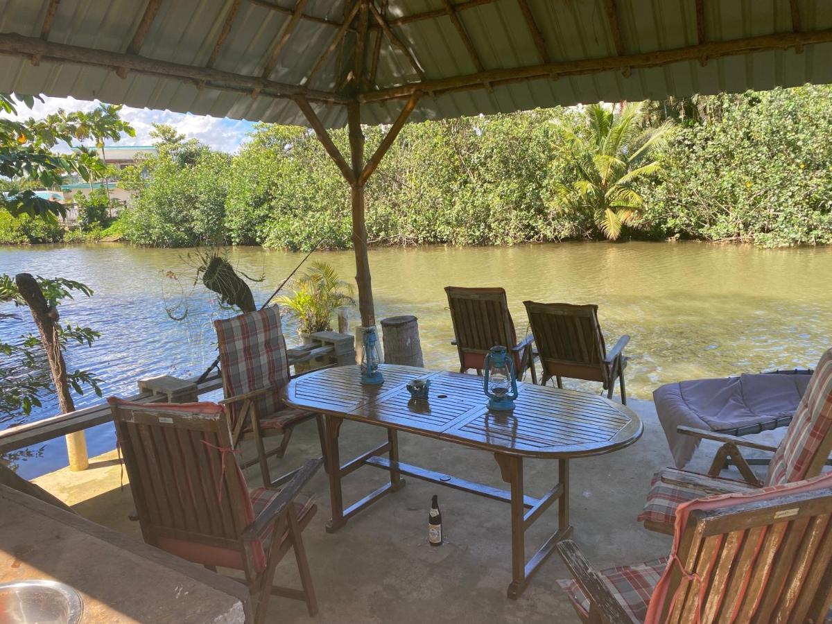 Orchid Island B&B On The River With Pool & Jetty Pacific Harbour Exterior foto